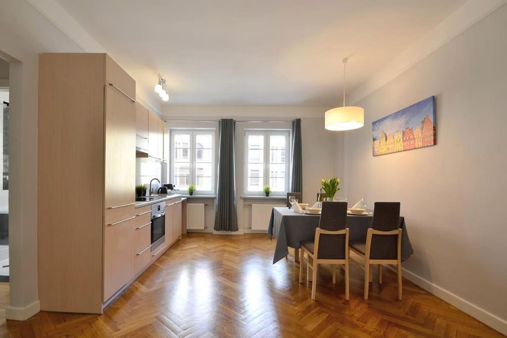 Z Apartment On Town Hall - Rynek Ratusz - 2 Rooms Breslavia Esterno foto